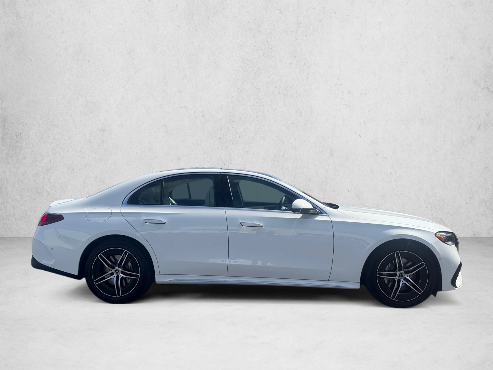 New 2027 Mercedes-Benz E 450 4MATIC Sedan image 4