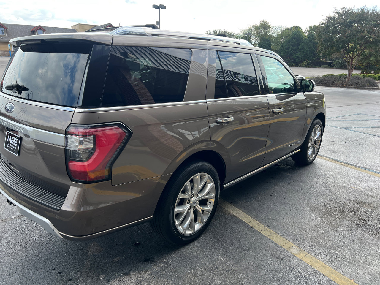 Used 2019 Ford Expedition Platinum image 4