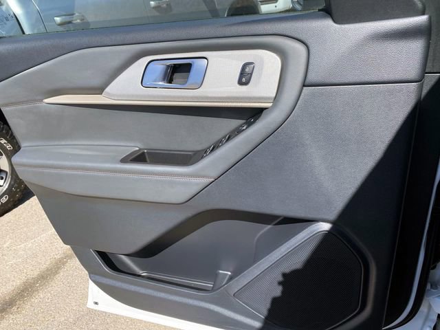 Used 2026 Ford Explorer Active AWD/4WD image 25