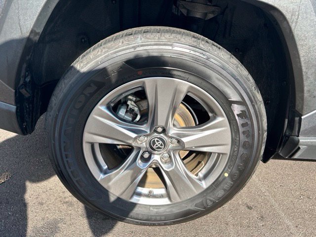 Used 2025 Toyota RAV4 LE AWD/4WD image 11