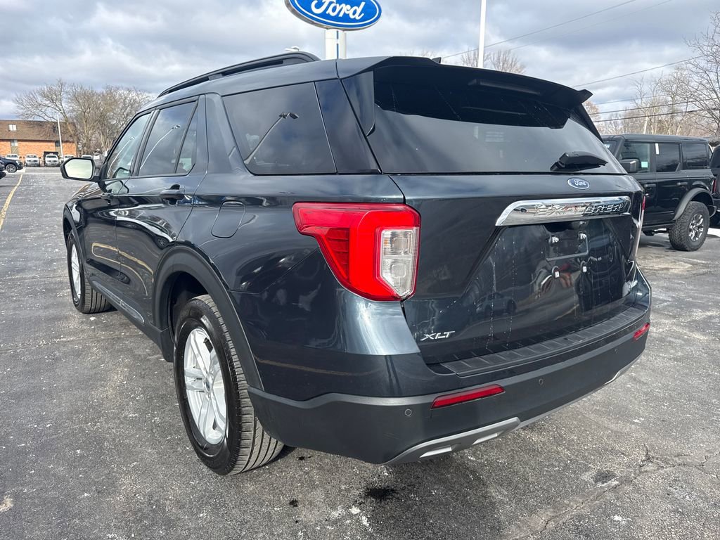 Used 2024 Ford Explorer XLT w/ Equipment Group 202A image 9