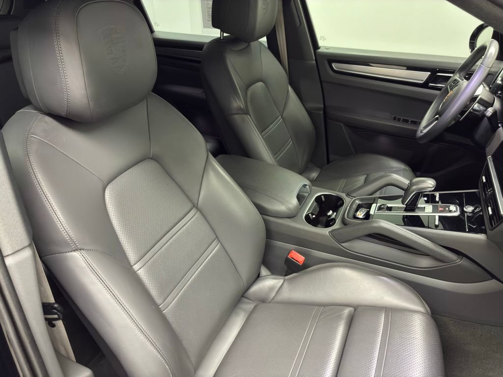 Used 2022 Porsche Cayenne Platinum Edition AWD/4WD image 60