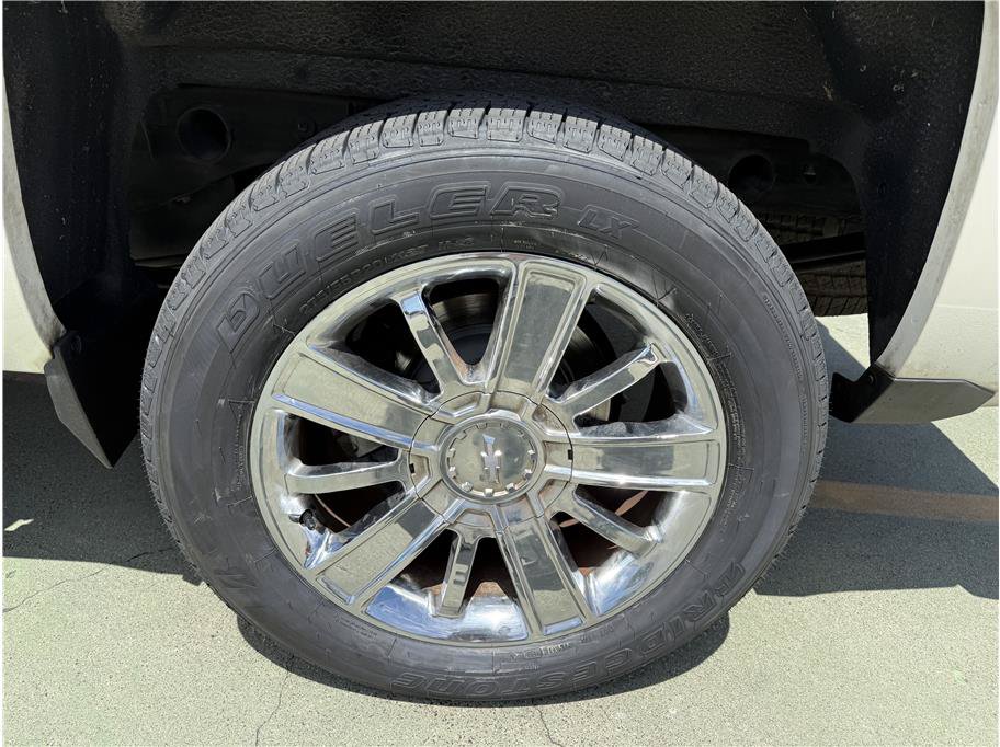 Used 2014 Chevrolet Silverado 1500 High Country w/ High Country Premium Package AWD/4WD image 10