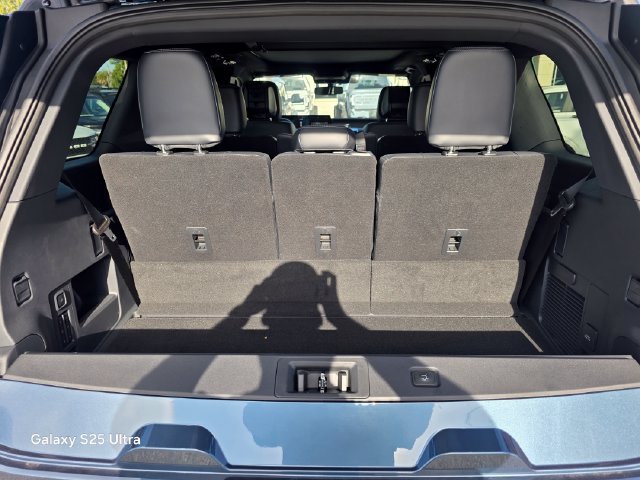 New 2027 Ford Expedition Platinum w/ Stealth Appearance Package RWD image 37