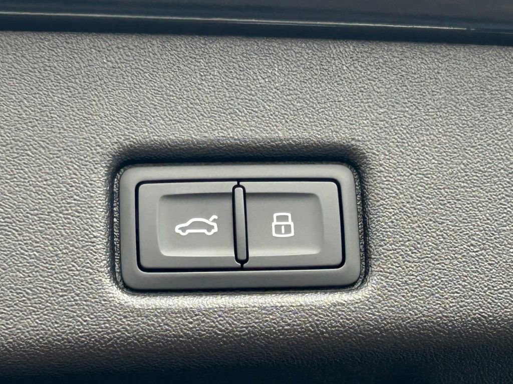 New 2025 Audi SQ5 Premium Plus image 57