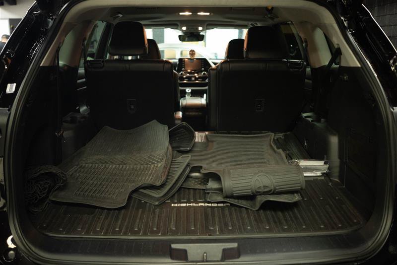 Used 2022 Toyota Highlander XLE FWD image 7