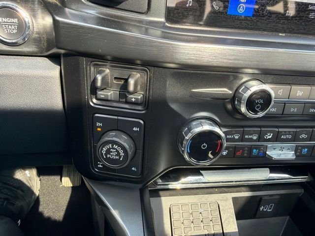 Used 2024 Ford F350 Lariat w/ Lariat Ultimate Package AWD/4WD image 28