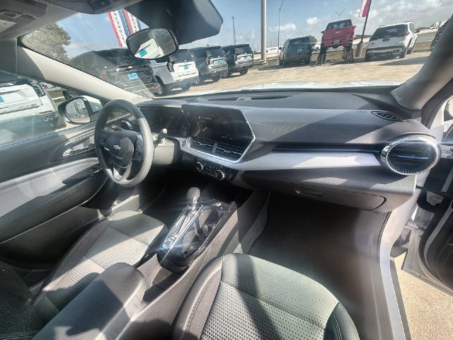 Certified 2026 Chevrolet Trax LT FWD image 27