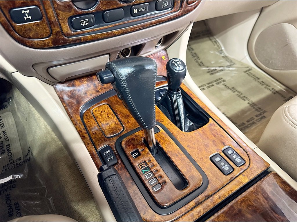Used 1999 Toyota Land Cruiser image 23