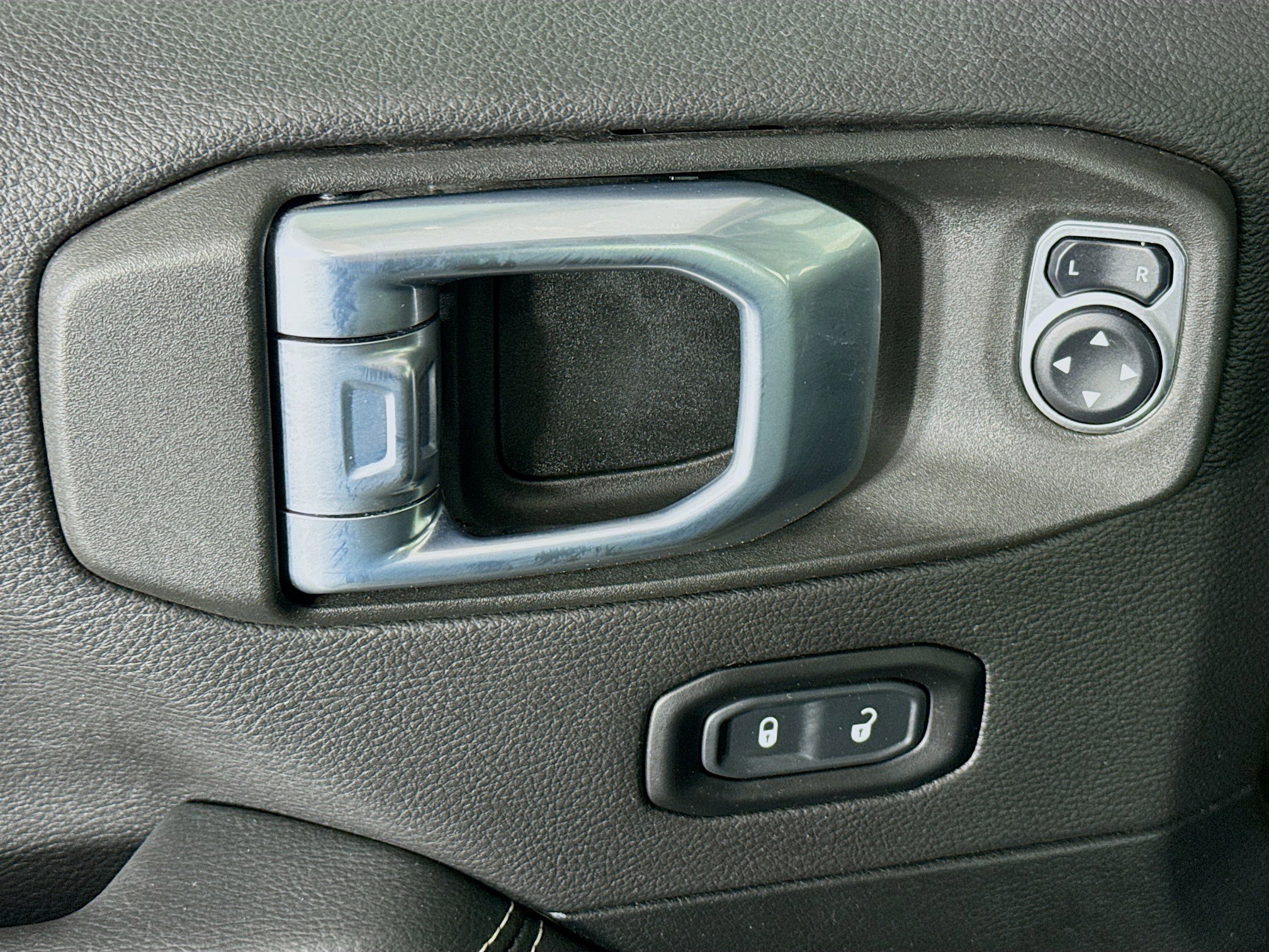 Used 2021 Jeep Wrangler Unlimited Sahara image 23