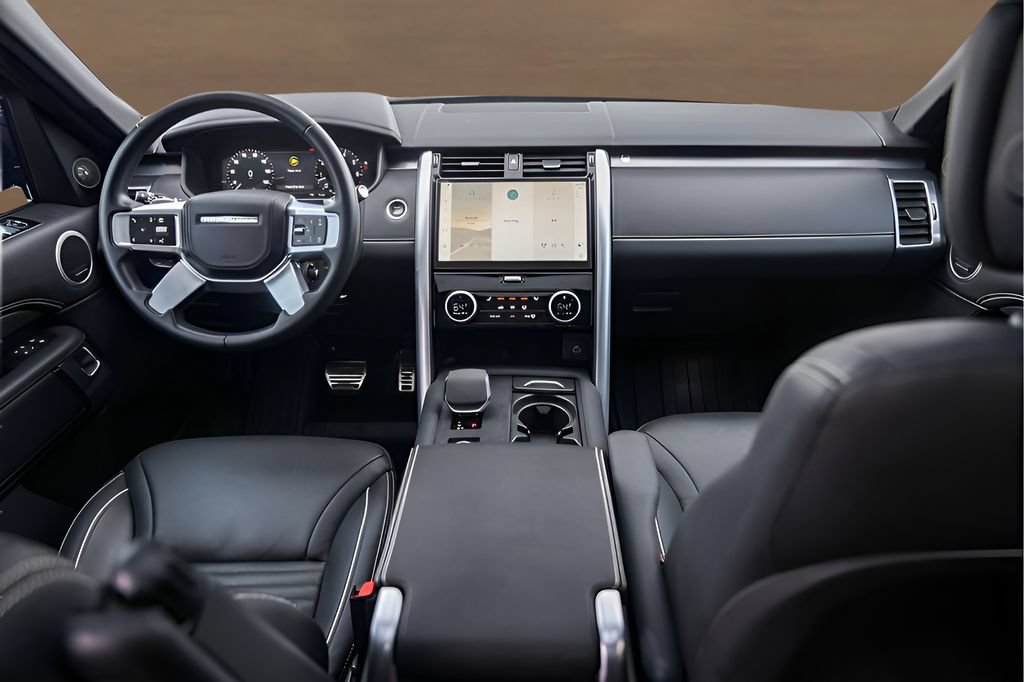 Used 2024 Land Rover Discovery Metropolitan Edition AWD/4WD image 27