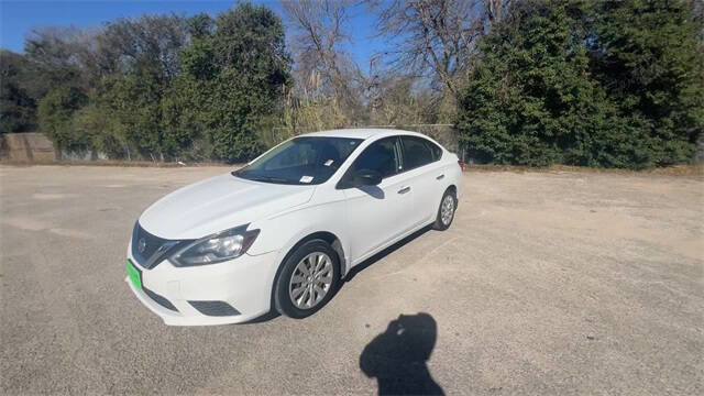 Used 2017 Nissan Sentra S image 4