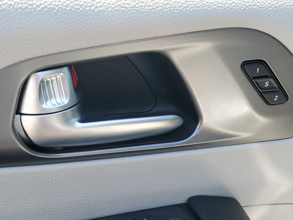Used 2022 Chrysler Pacifica Touring-L FWD image 24