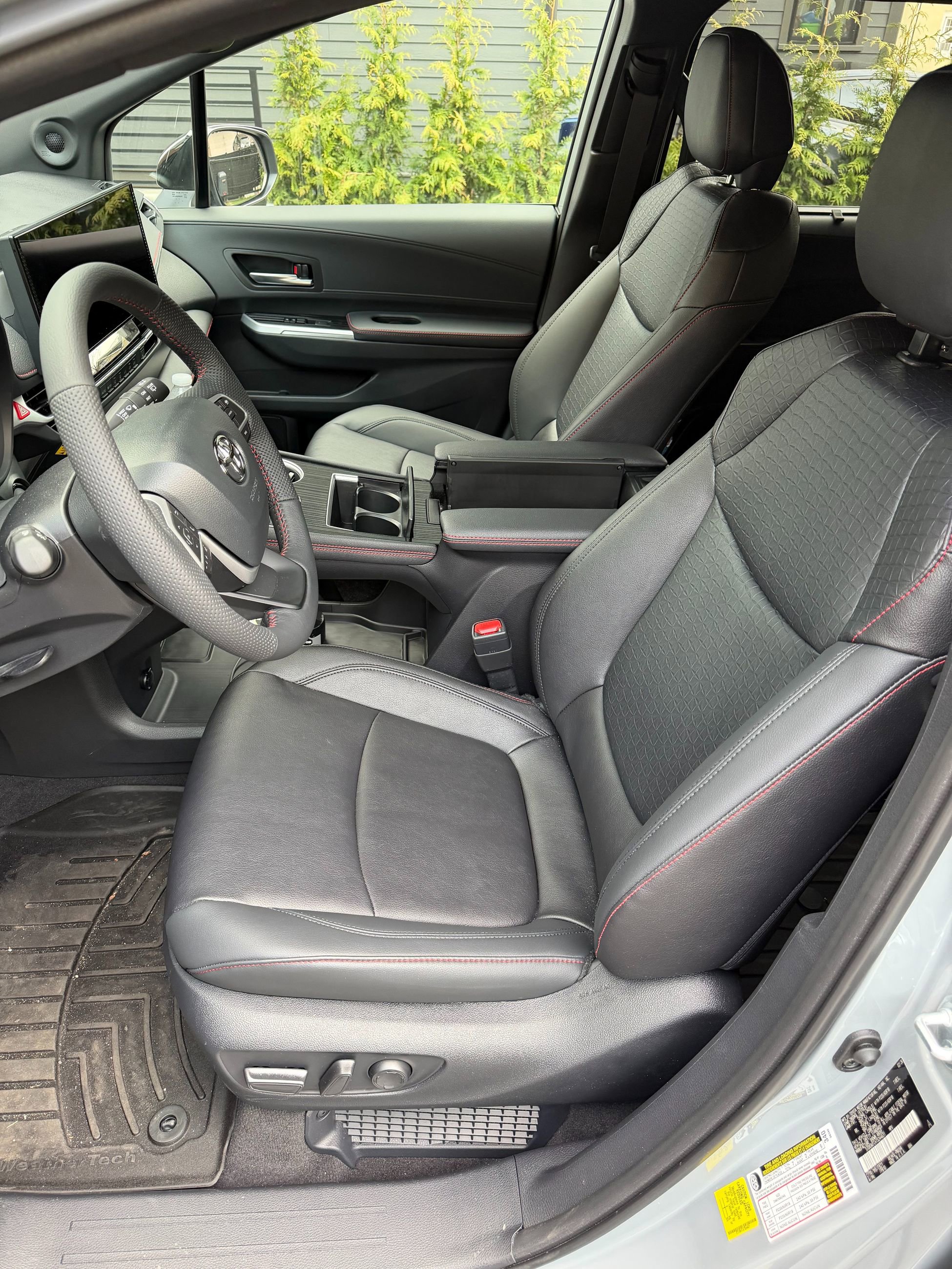 Used 2026 Toyota Sienna XSE image 6