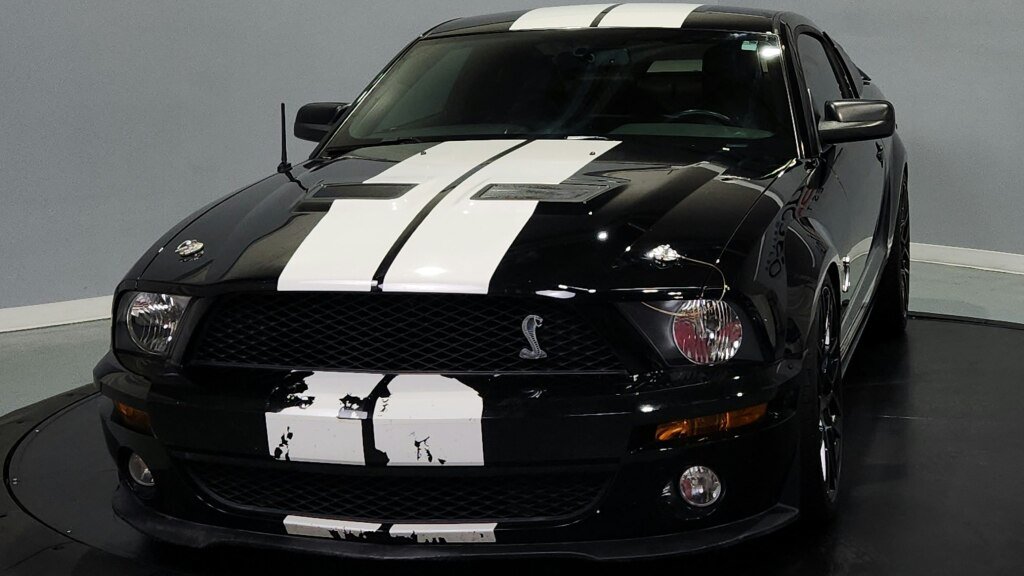Used 2007 Ford Mustang Shelby GT500 RWD image 13