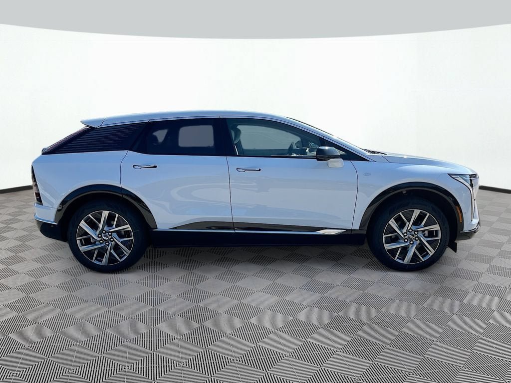 New 2027 Cadillac Optiq Luxury RWD image 4