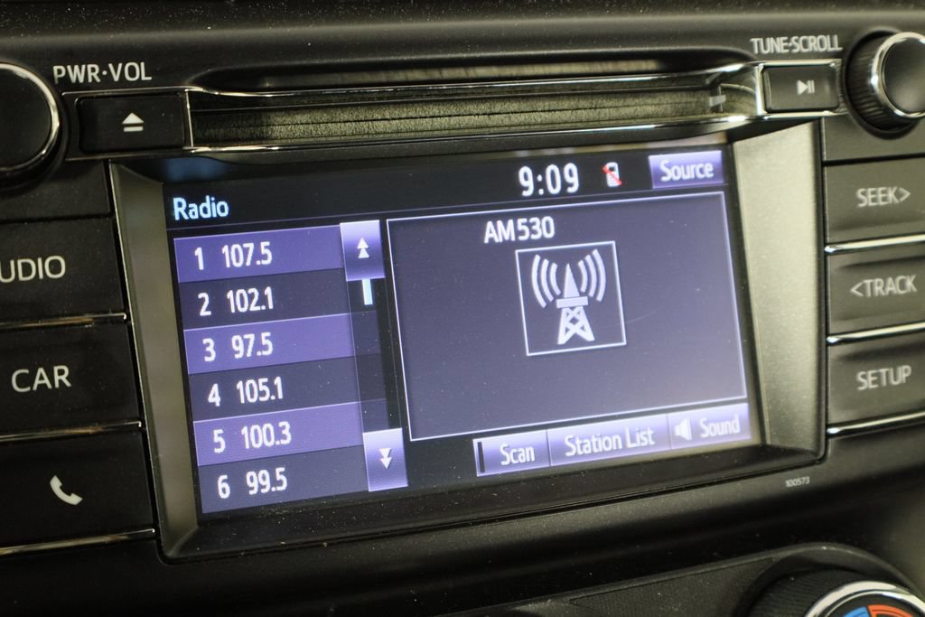 Used 2017 Toyota RAV4 LE FWD image 29
