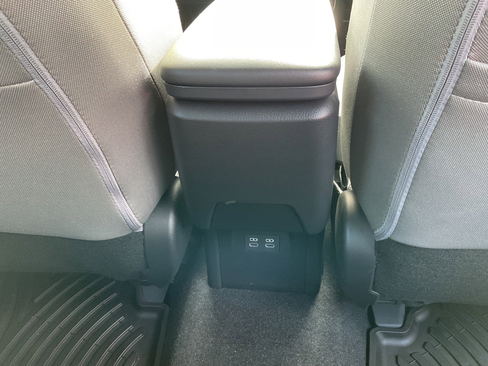 Used 2024 Toyota Prius LE image 14