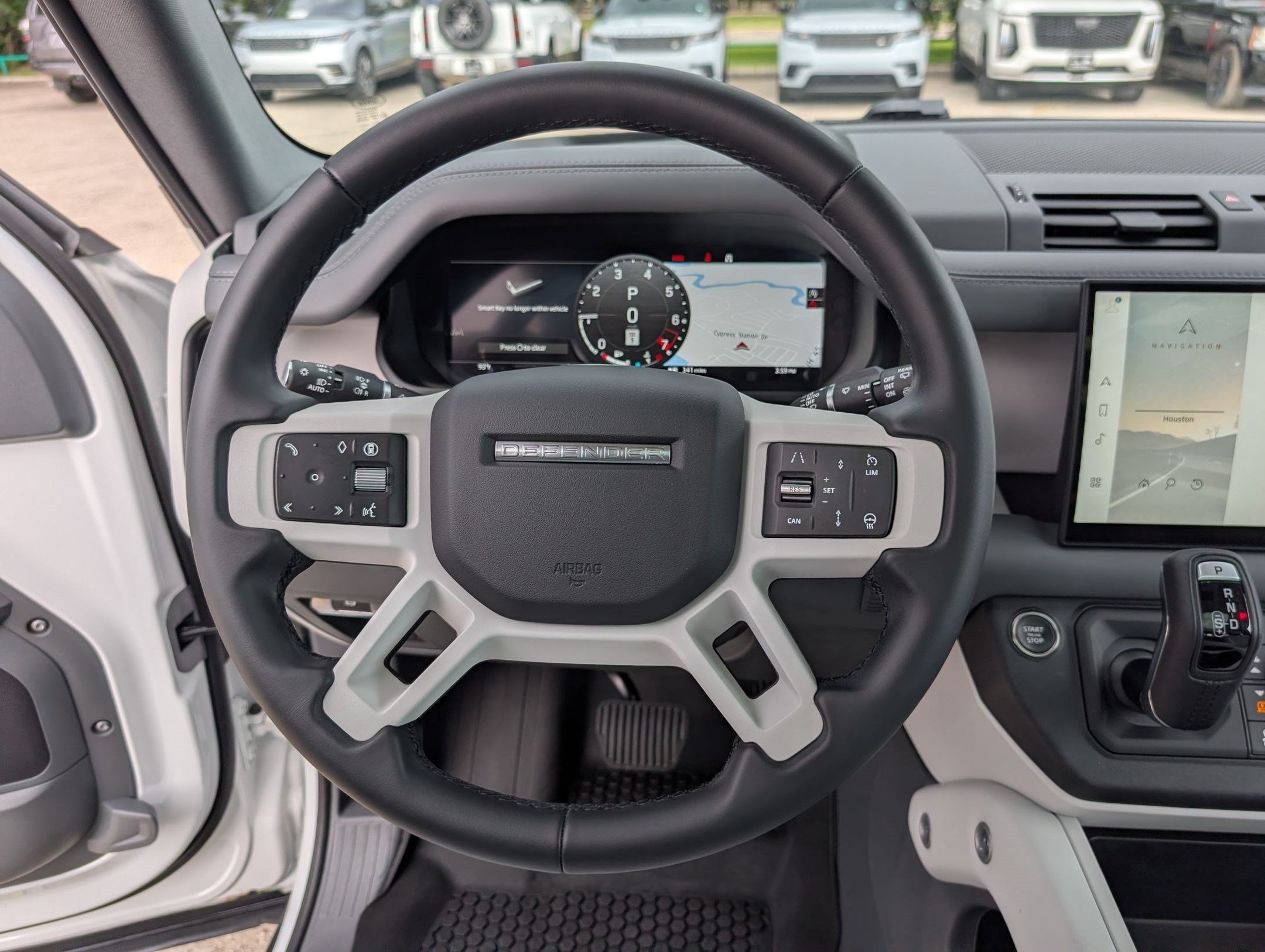 Used 2025 Land Rover Defender 90 X-Dynamic SE AWD/4WD image 27