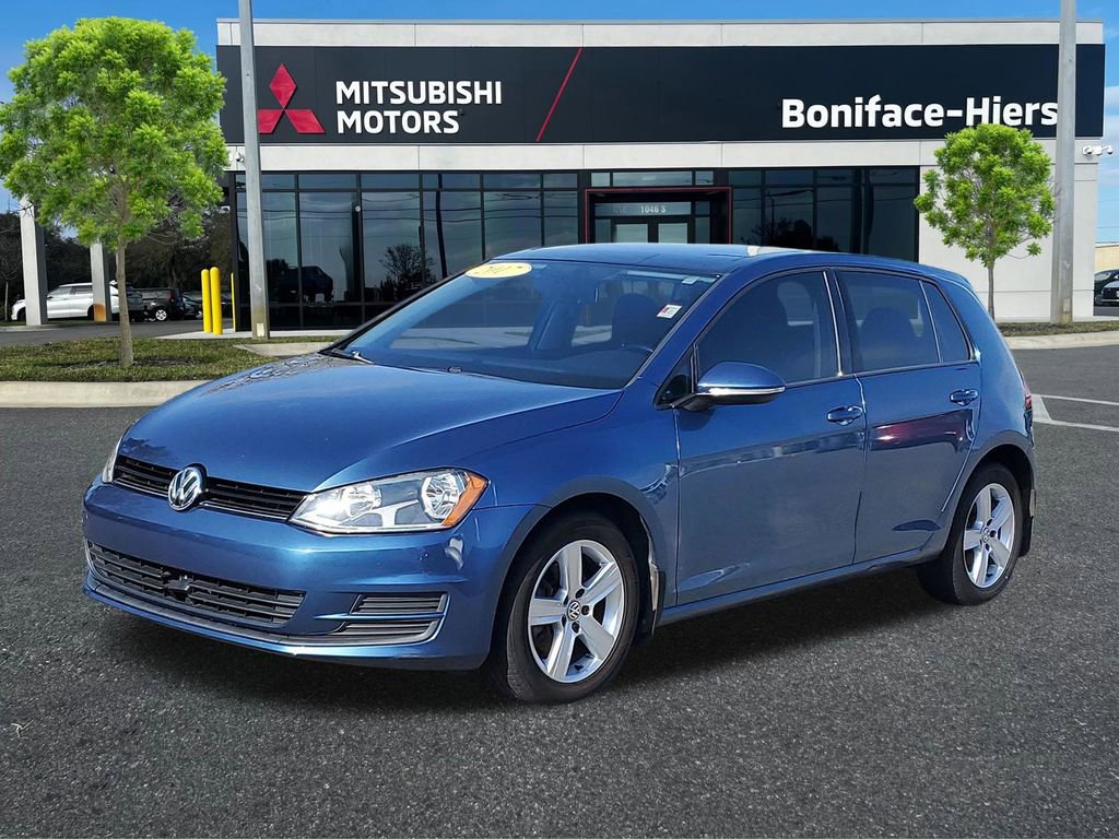 Used 2017 Volkswagen Golf S image 2