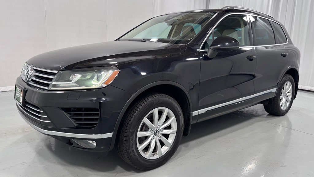 Used 2016 Volkswagen Touareg VR6 AWD/4WD image 1