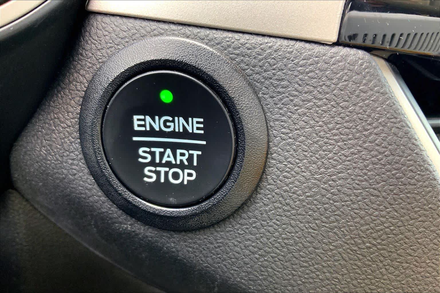 Used 2022 Ford Escape SE FWD image 31