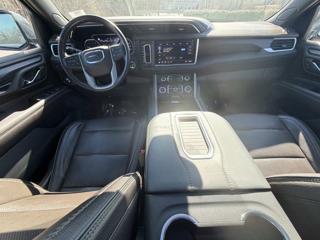 Used 2021 GMC Yukon Denali w/ Denali Premium Package image 20