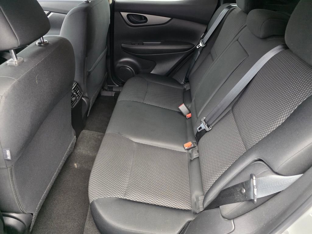 Used 2021 Nissan Rogue Sport S image 13