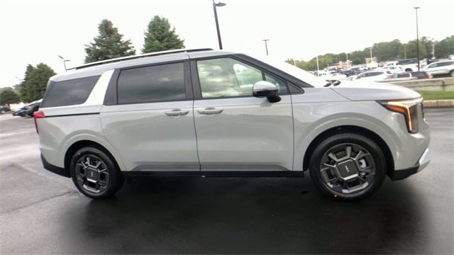 New 2026 Kia Carnival EX image 4