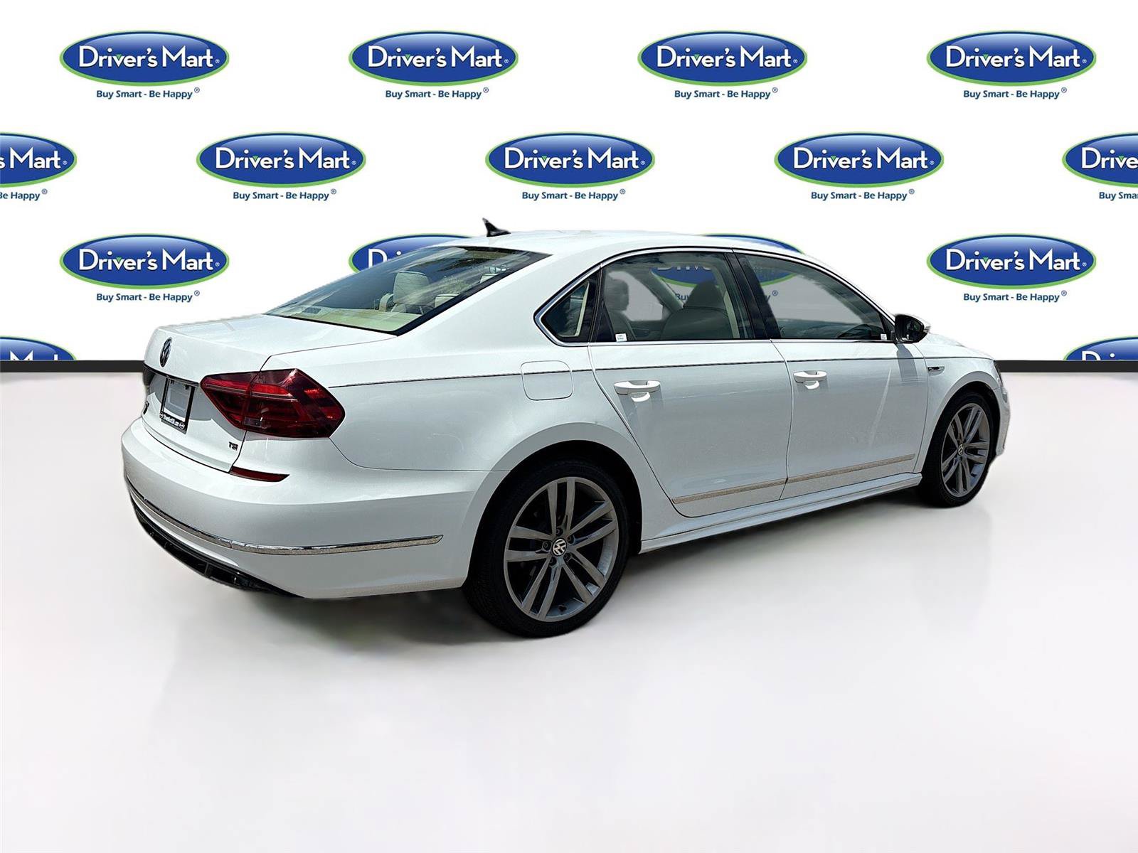 Used 2017 Volkswagen Passat 1.8T R-Line w/ R-Line Lighting Package FWD image 7