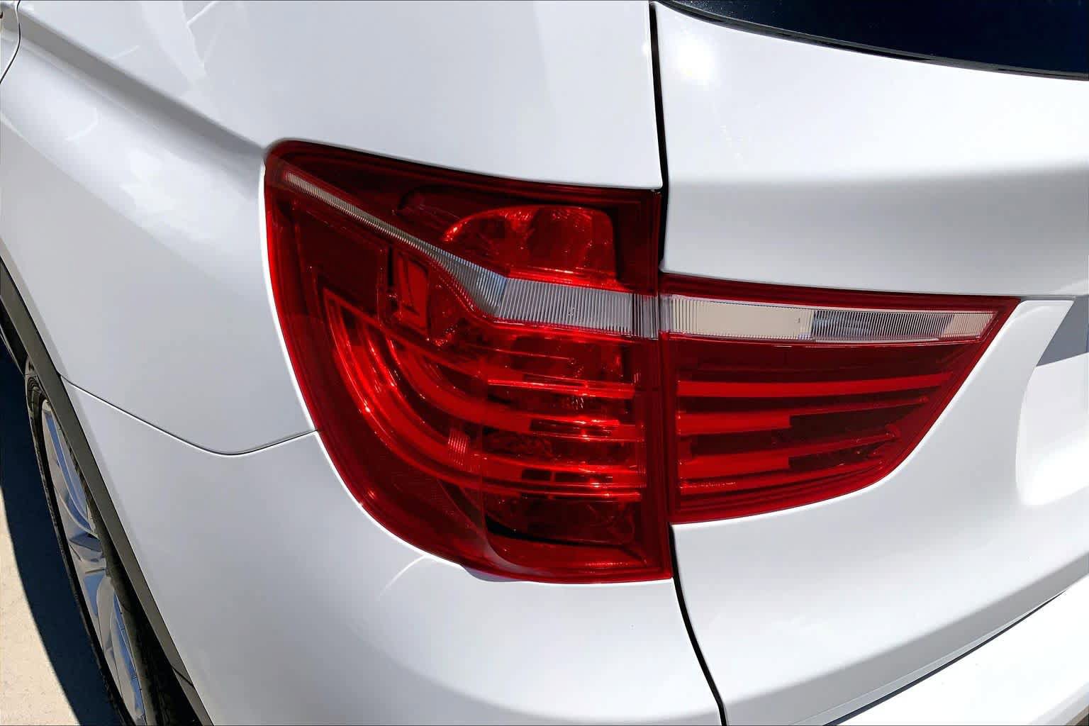 Used 2017 BMW X3 xDrive28i AWD/4WD image 27