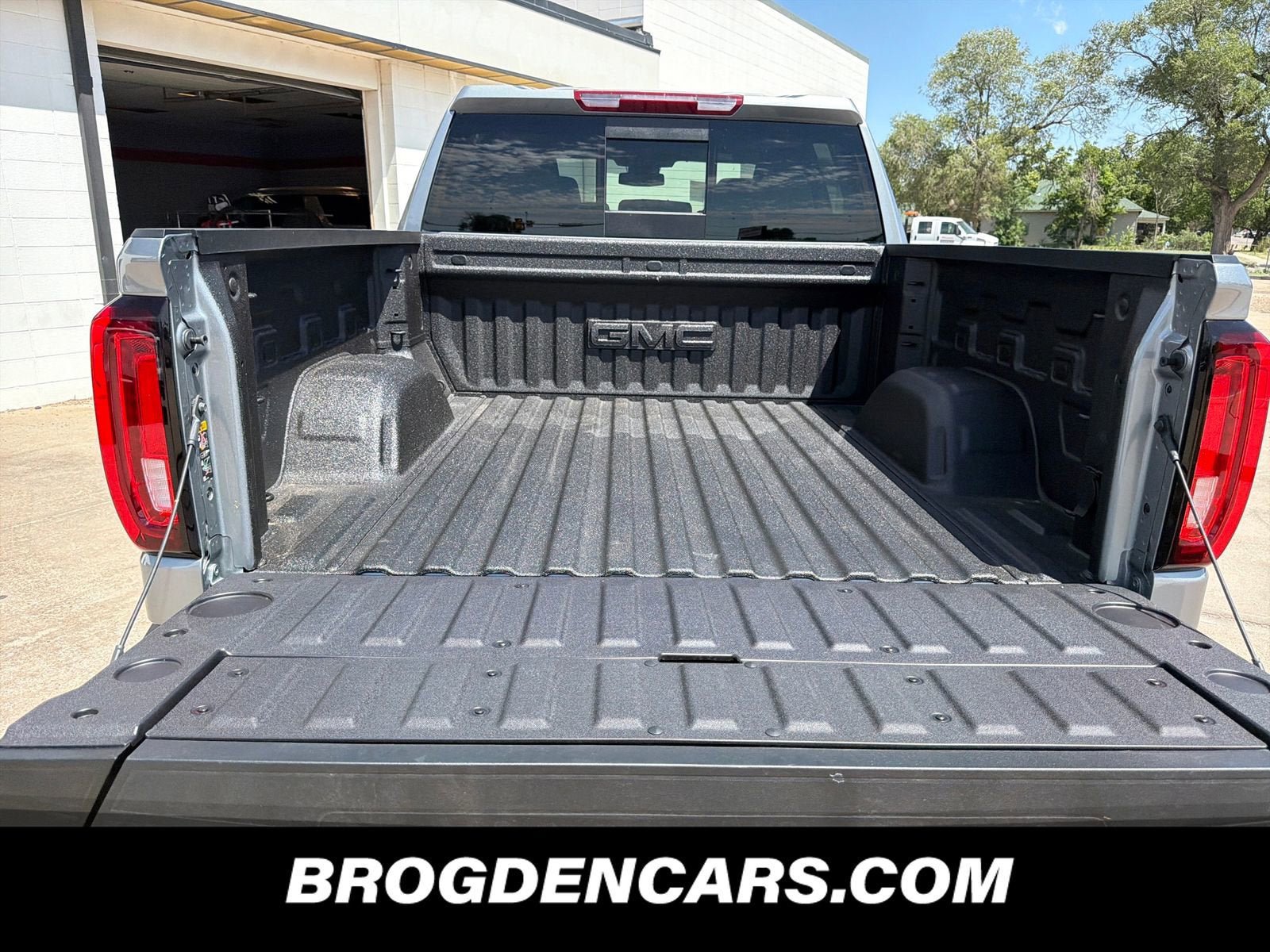 New 2026 GMC Sierra 1500 SLT w/ SLT Premium Plus Package AWD/4WD image 10
