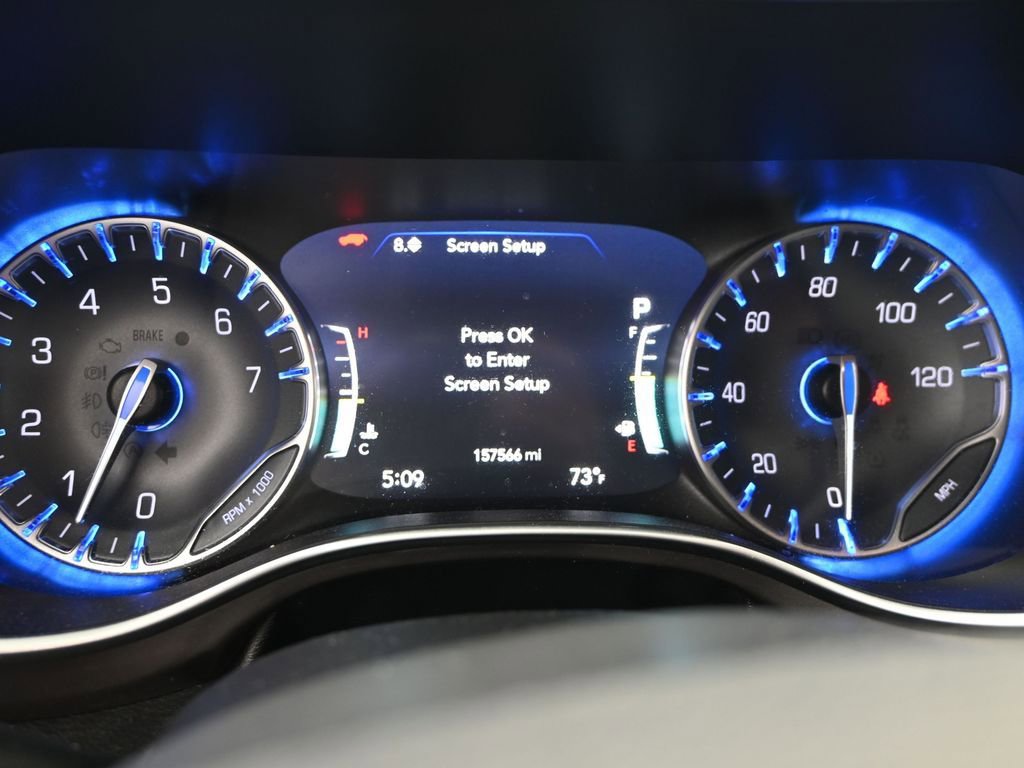 Used 2017 Chrysler Pacifica Limited FWD image 18