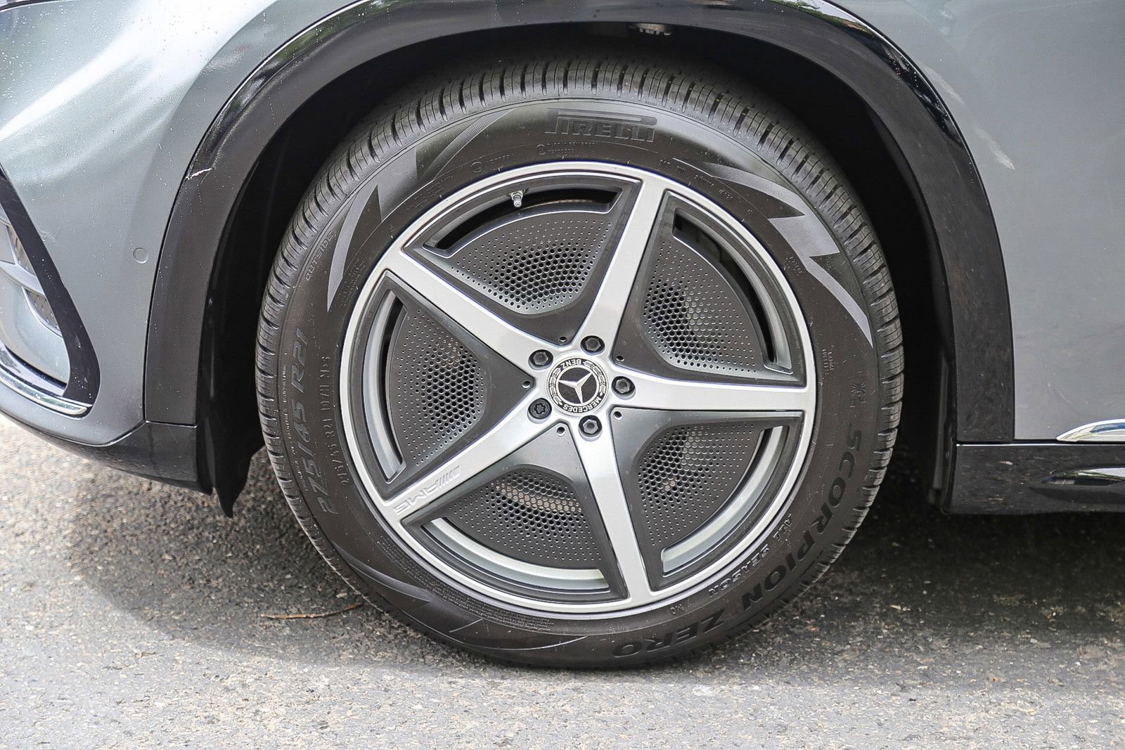 Certified 2023 Mercedes-Benz EQS 580 4MATIC SUV image 9