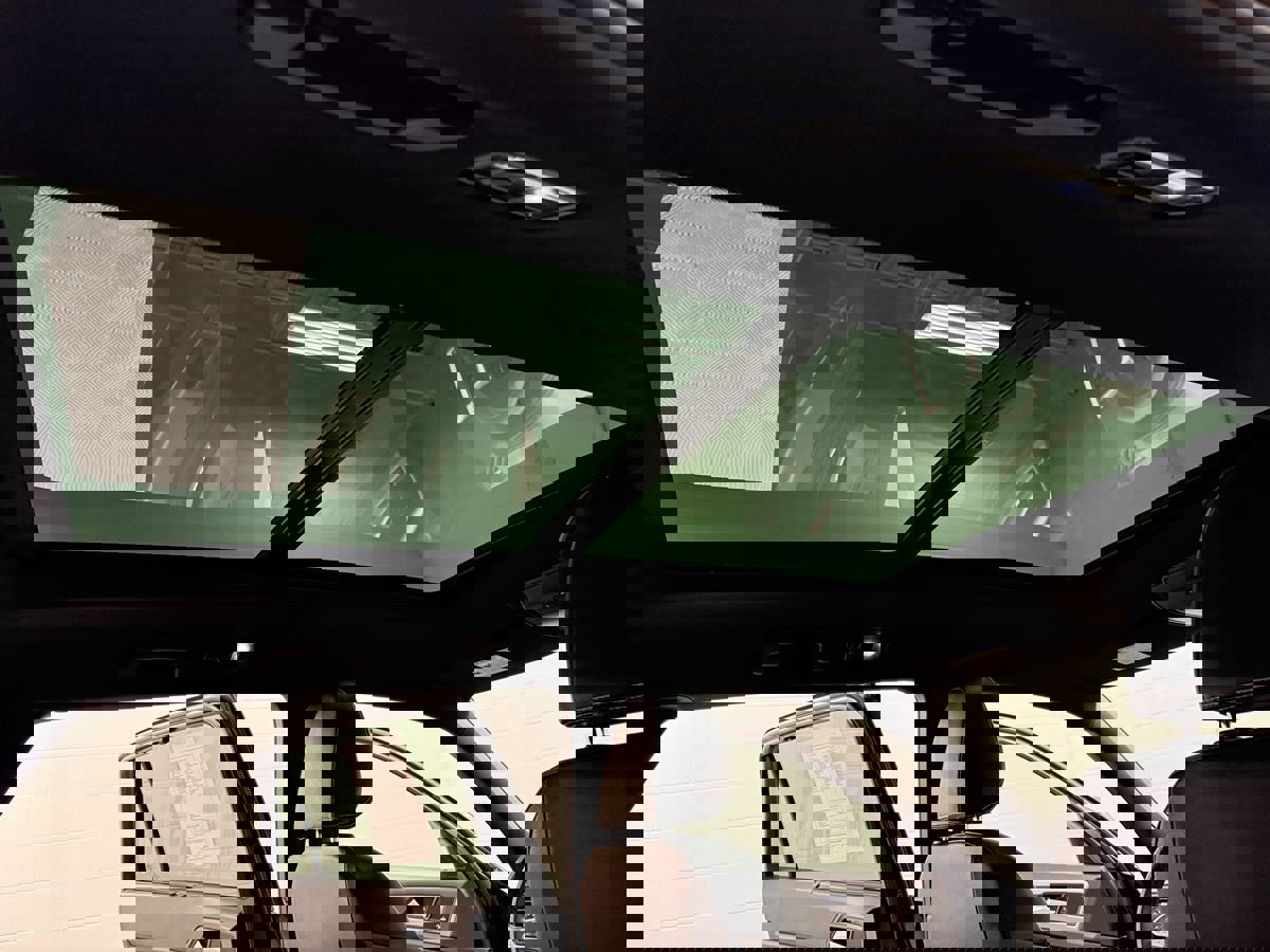 Used 2021 Volkswagen Atlas Cross Sport SEL Premium image 31