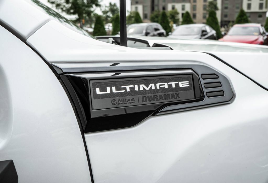 Used 2024 GMC Sierra 2500 Denali Ultimate AWD/4WD image 4