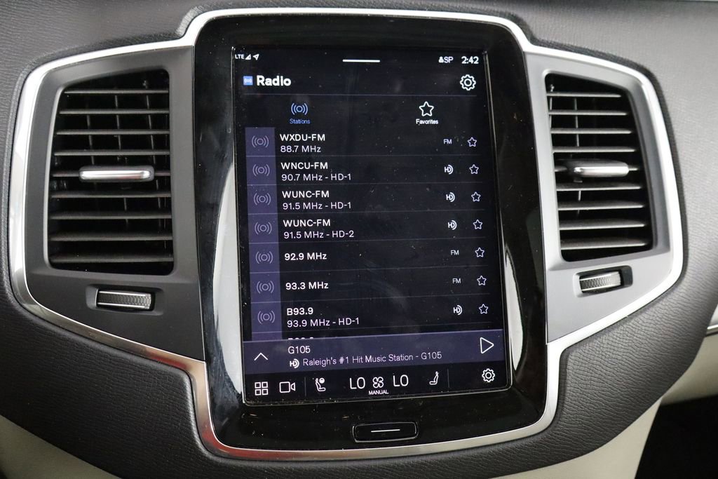 Used 2023 Volvo XC90 B5 Core w/ Protection Package Premier image 29