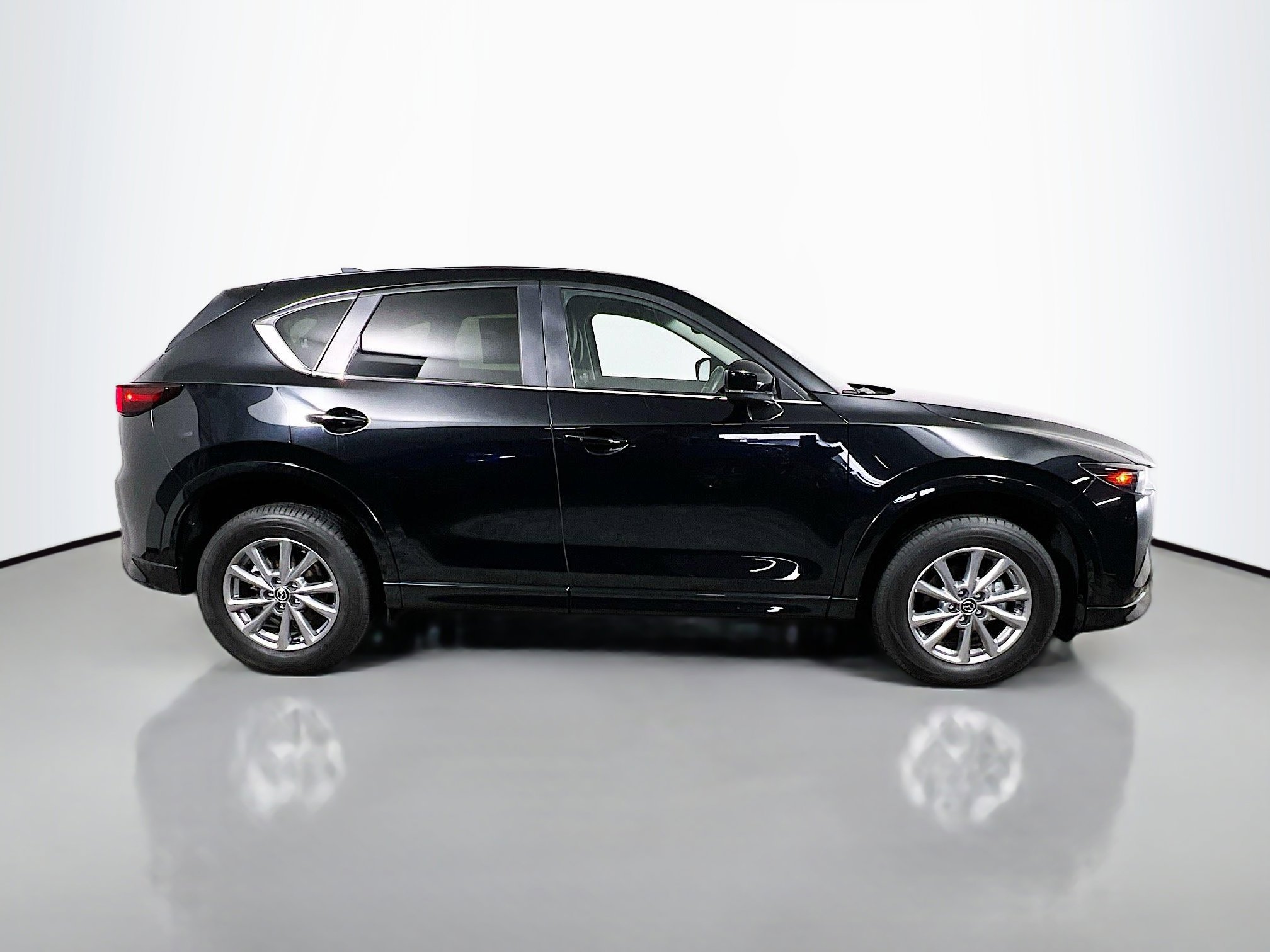 Used 2025 MAZDA CX-5 AWD 2.5 S w/ Preferred Package image 3