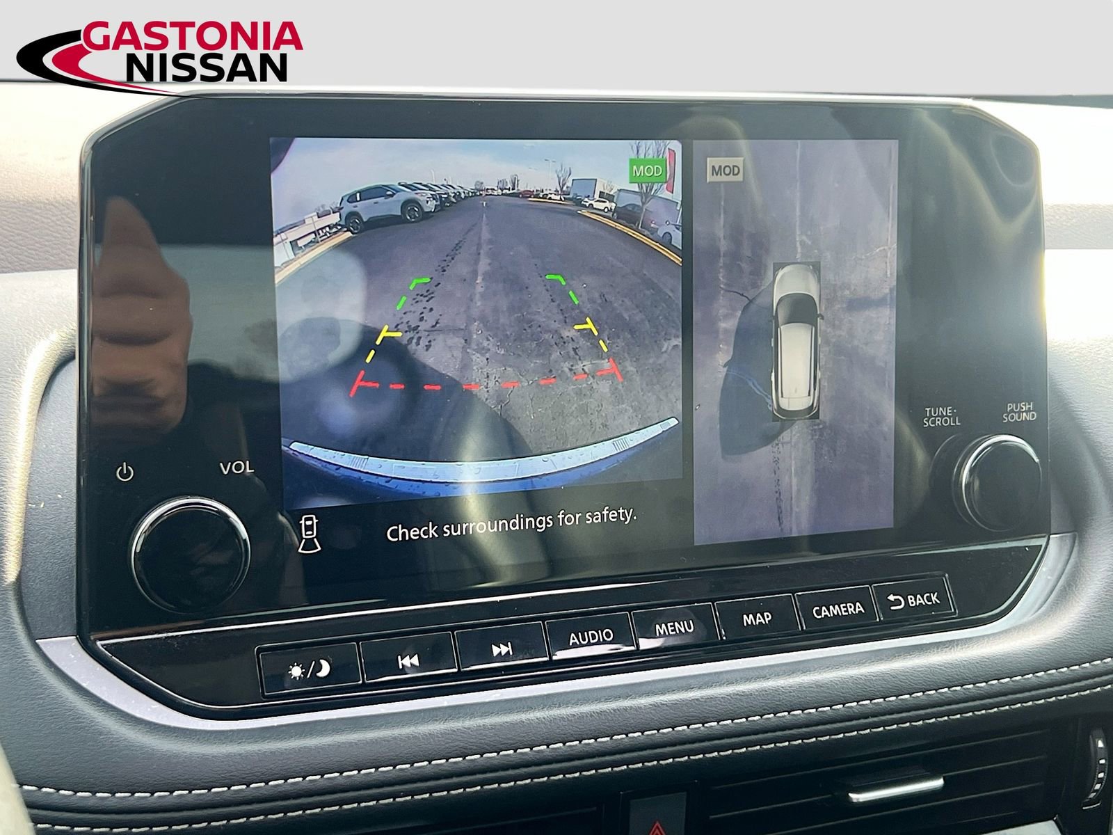 Used 2021 Nissan Rogue Platinum image 18