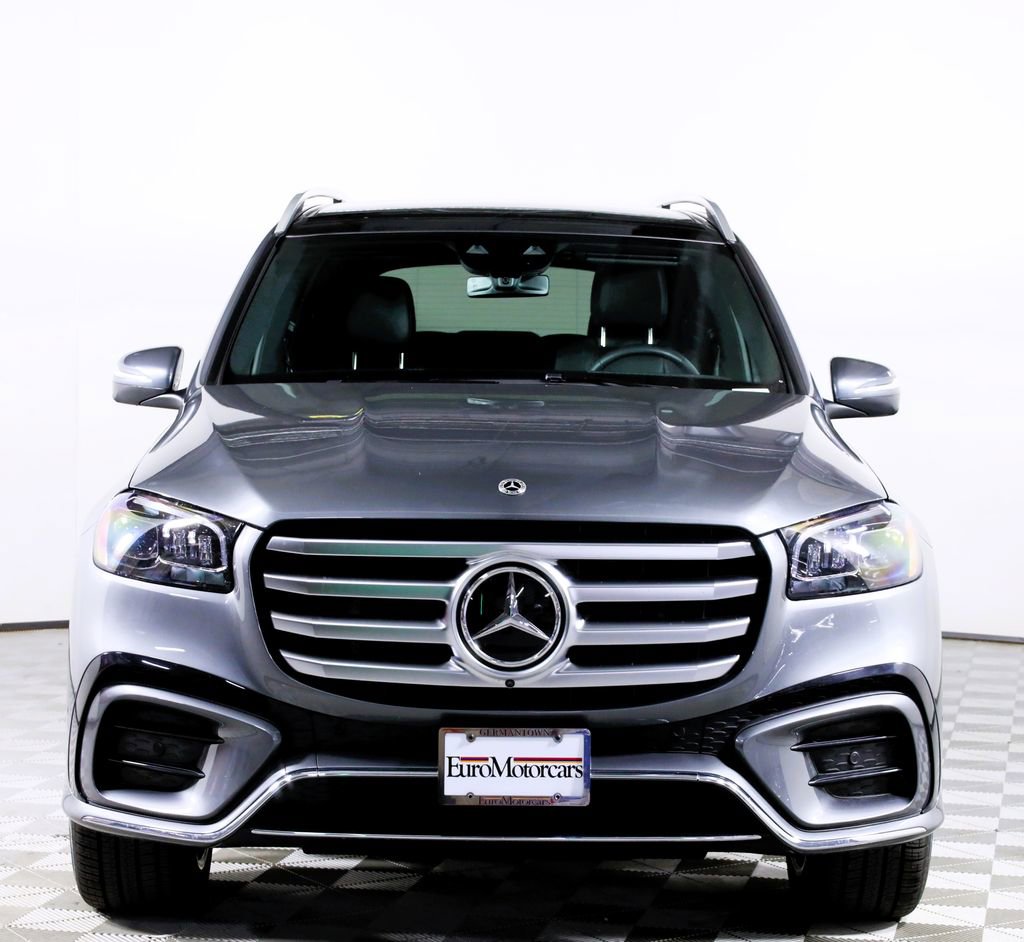 Used 2025 Mercedes-Benz GLS 450 4MATIC image 2