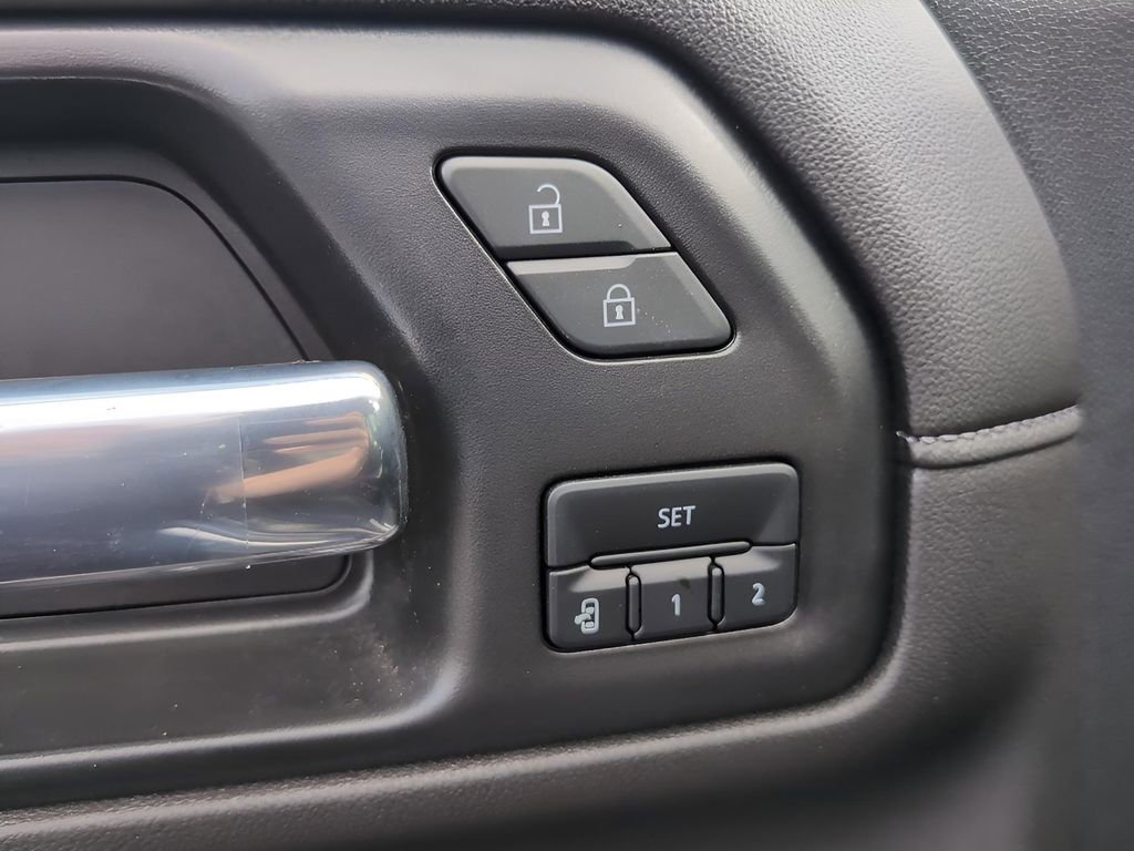 Used 2022 Chevrolet Silverado 2500 LTZ w/ Z71 Off-Road Package AWD/4WD image 13