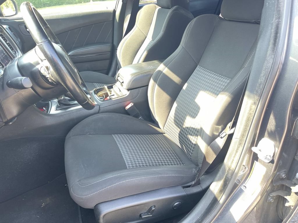 Used 2022 Dodge Charger R/T w/ Driver Convenience Group RWD image 23