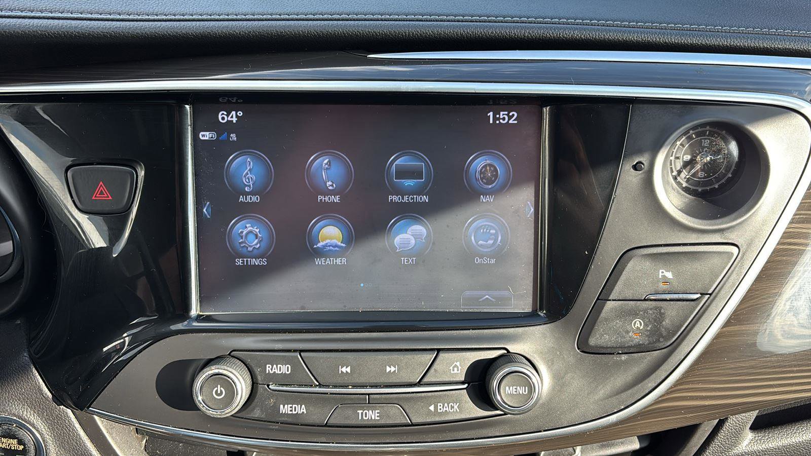 Used 2020 Buick Envision Essence image 30