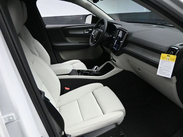 New 2026 Volvo XC40 B5 Plus w/ Protection Package Premier image 29