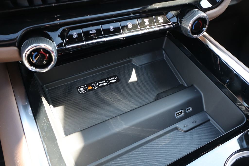 New 2026 Chevrolet Suburban High Country image 24