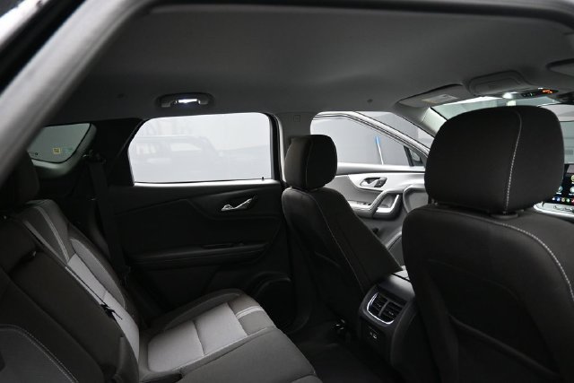 Used 2024 Chevrolet Blazer LT FWD image 32