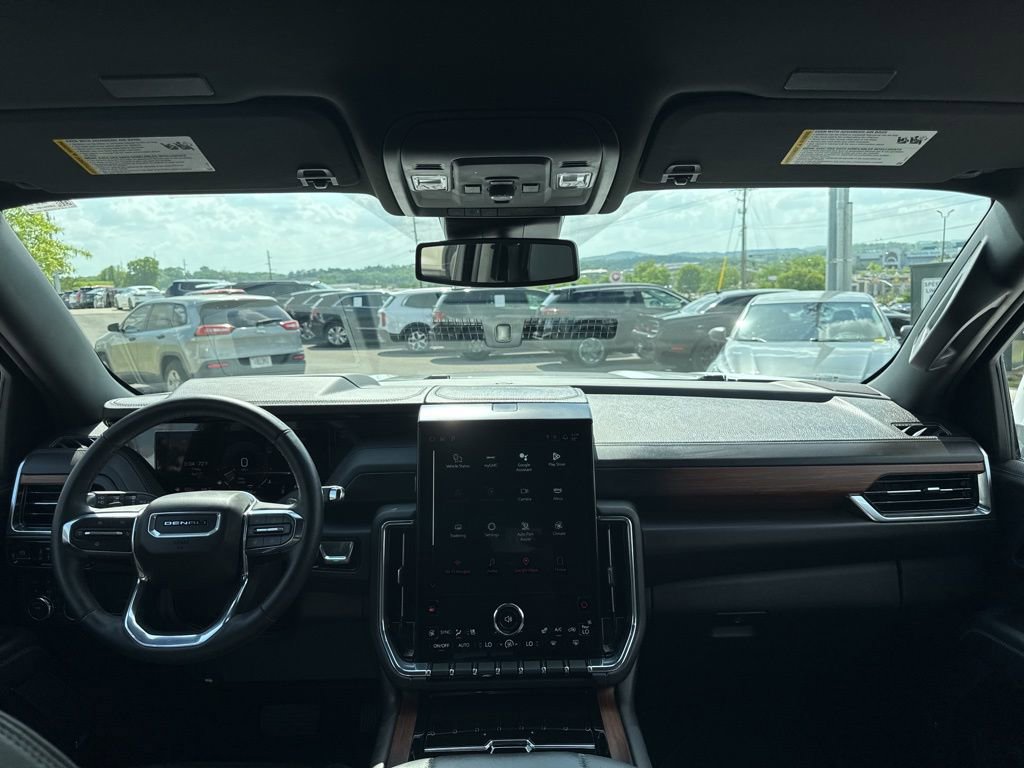 Used 2025 GMC Yukon XL Denali AWD/4WD image 24