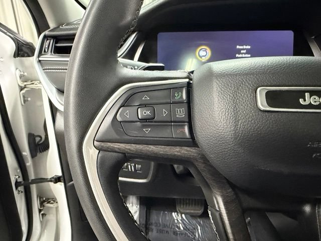 Used 2023 Jeep Grand Cherokee Limited w/ Luxury Tech Group II AWD/4WD image 19