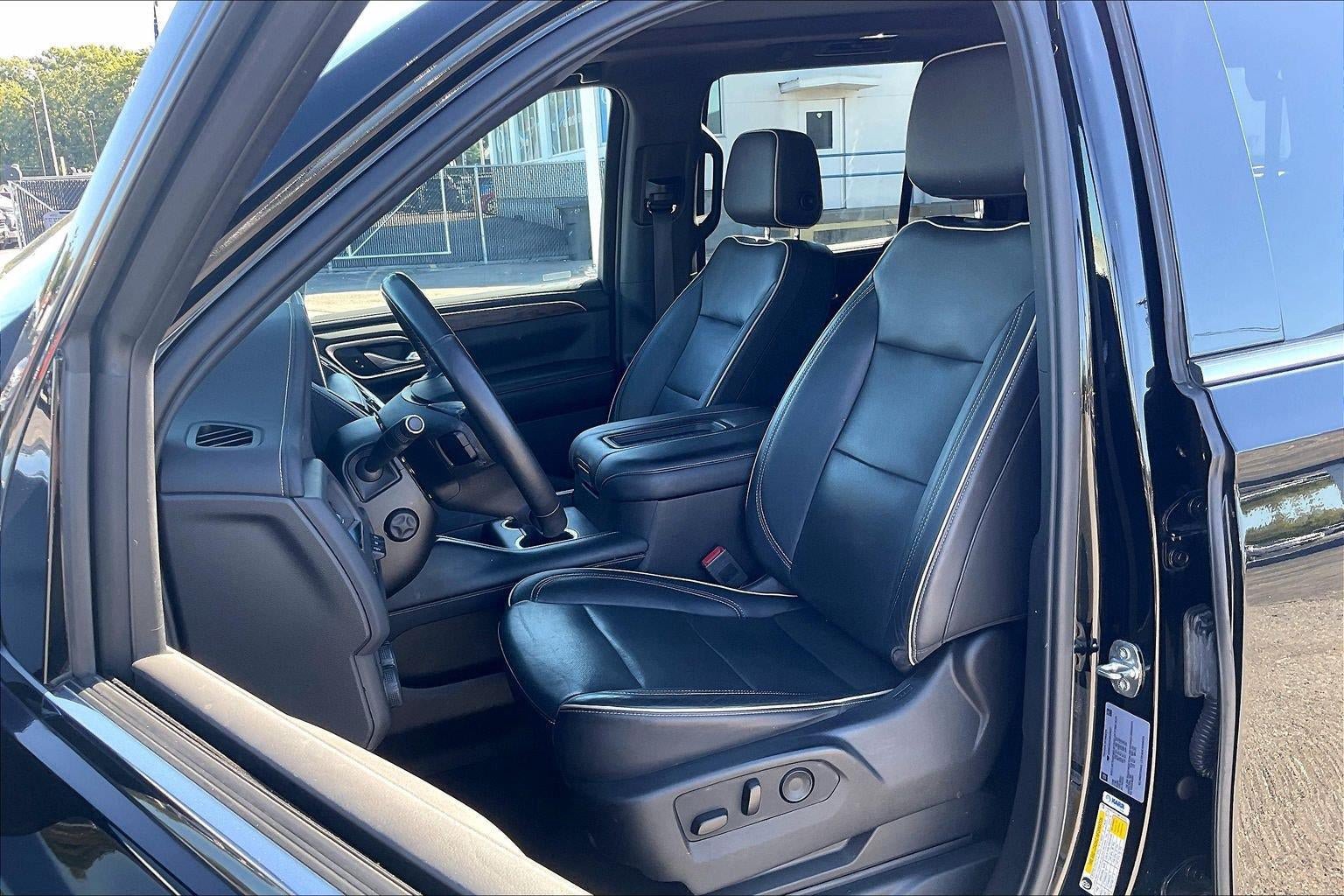 Used 2021 Chevrolet Tahoe Premier w/ Premium Package AWD/4WD image 23