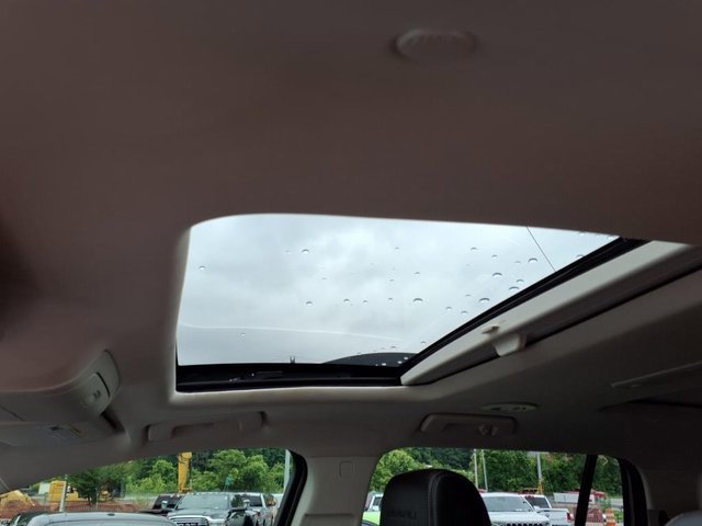 Used 2023 GMC Acadia Denali w/ Denali Ultimate Package image 10